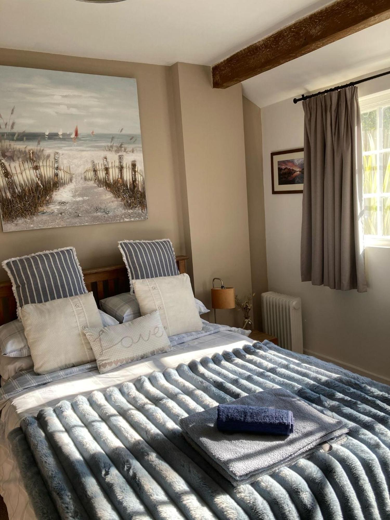 Guest Suite at 31 Little England Milborne Saint Andrew Extérieur photo